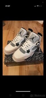Air jordan 4 military black