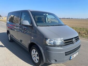 VW T5 Carawelle 2,0tdi 103kw DSG rok 2013