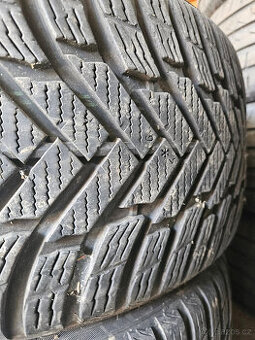 245/40R18 97V XL Weatherproof NOKIAN