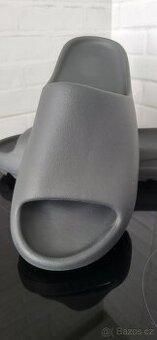 Pantofle adidas Yeezy Slide - 1