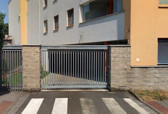 Pronájem parkovacího stání v garáži - Na Střezině - 1