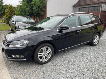 VW PASSAT 2.0 TDI KOMBI DSG POLOKUZE ALU NAVI PANO