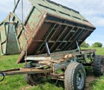 Vlek za traktor bez spz