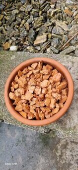 okrasné kamínky Rosso Verona v 20kg pytlích