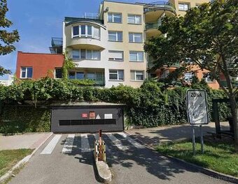 Pronájem garážového stání, 11m2, ul. Voskovcova 1130/28, Pra