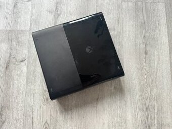 Flashnutý Xbox 360 slim + kinect + 2 ovladače