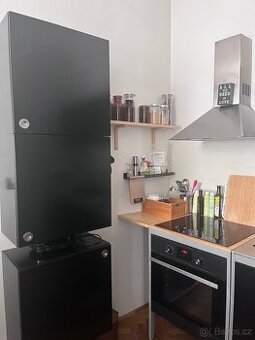 Udden Ikea kuchyň černá vč. myčky, trouby a digestoře