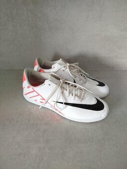 SÁLOVKY NIKE MERCURIAL VAPOR 15 CLUB IC