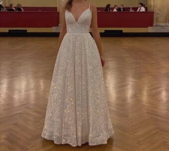 maturitní plesové šaty Sherri Hill