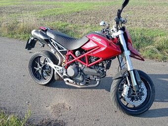 Ducati hypermotard 1100
