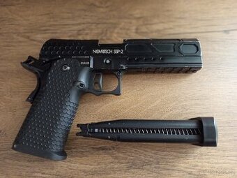 Airsoft pistole