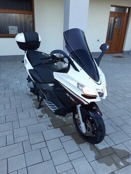 Aprilia SRV 850