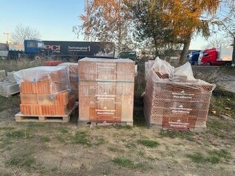 Cihly a překlady (zbytek ze stavby)