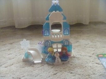 LEGO DUPLO 10899 ZÁMEK LEDOVÉ KRÁLOVSTVÍ