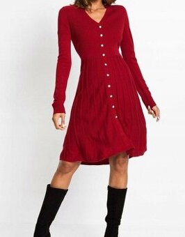 Krásné a elegantní úpletové šaty 40/42