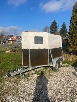 Přívěsný vozík, přepravník na kone