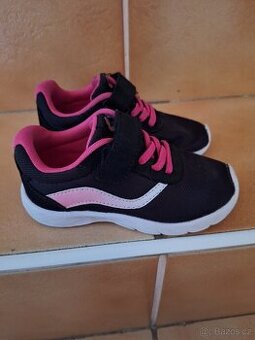 Tenisky pro holčičku vel. 26