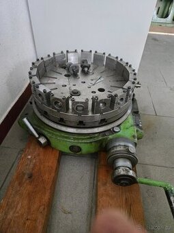 Otočný stůl k frézce