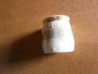 Hodně starý hrnek po prababičce