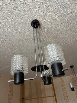 Skleněný lustr - 1