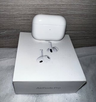 Apple AirPods Pro (2. generace) s MagSafe pouzdrem (USB-C)