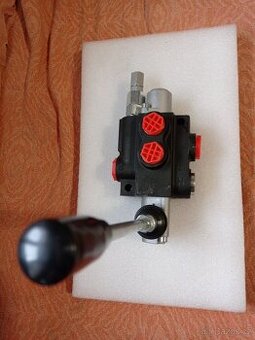 Nový hydraulický rozvaděč