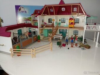 Koňská stáj SCHLEICH