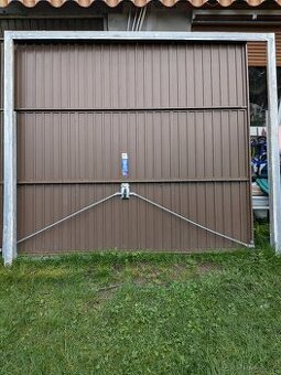 Výklopná garážová vrata Hörmann 2500x2125