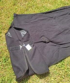 Nová odpocovací deka Cassini s křížovým zapínáním