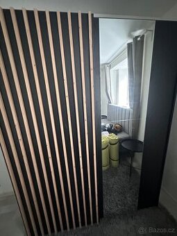 Zrcadlová skříň