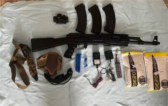 Základní airsoft výbava +maskáče