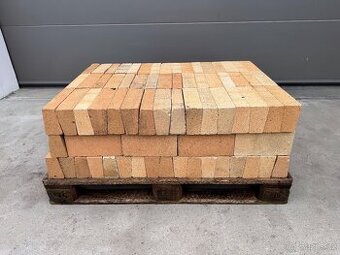 Šamotové cihly tvarované ( klínové )