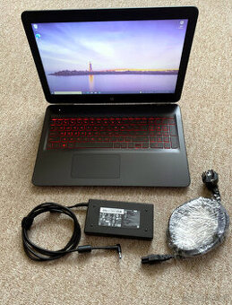 KRÁSNÝ HERNÍ NOTEBOOK - HP OMEN 15 - i7/GTX SKVĚLÝ STAV