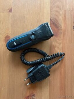 Holicí strojek Braun 330s-4