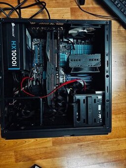 Levný Stolní počítač