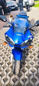 Yamaha YZF-R6 1999 120ps  první model 25tis km.