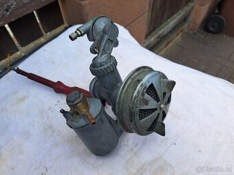 PF 62 stabilní motor - karburátor Jikov 2924VZR