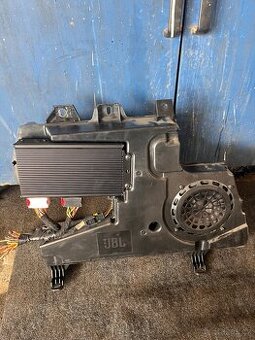 Peugeot 207 JBL subwoofer