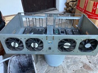 těžební rig na kryptoměny - mining rig
