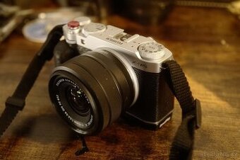 Fujifilm X-M5 Silver + XC 15–45 + Godox iT30Pro F + grip + w