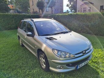 Peugeot 206 1.4 s novou STK