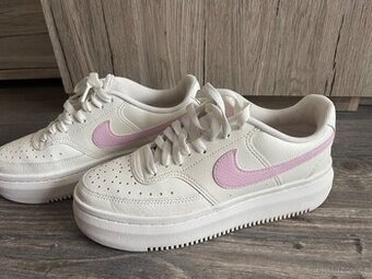 NIKE court vision Alta tenisky - velikost 39