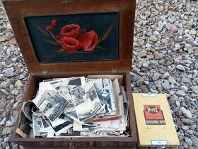 Staré,historické fotografie,dobová dřevěná skříňka