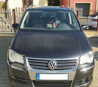 Touran 2.0tdi 7 míst v kůži 2009