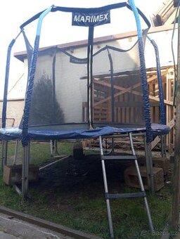 Trampolína