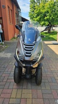 PEUGEOT Metropolis SW 400