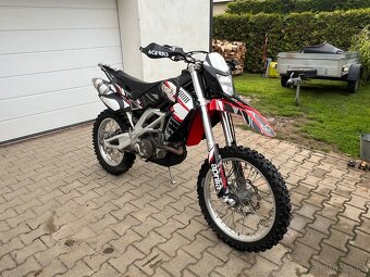 Aprilia RXV 550 - 1