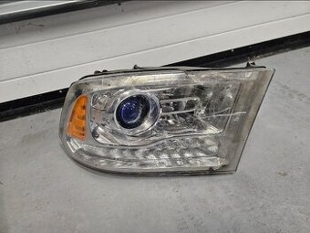 Originální pravé světlo Dodge RAM - 1