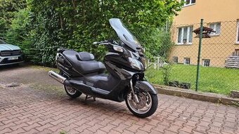 Suzuki Burgman Executive + kufr Givi Maxia 55l