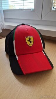Originál kšiltovka Ferrari